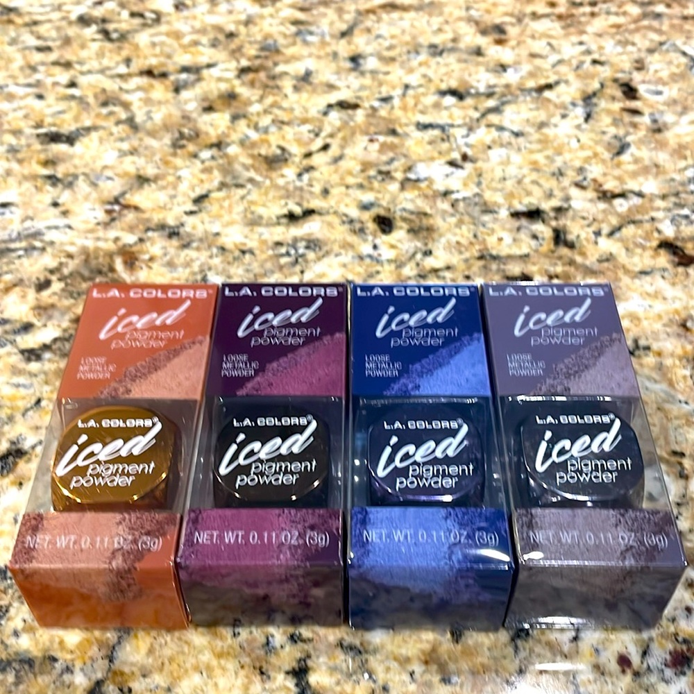 Set of 4 Pigment powder-loose. NIB